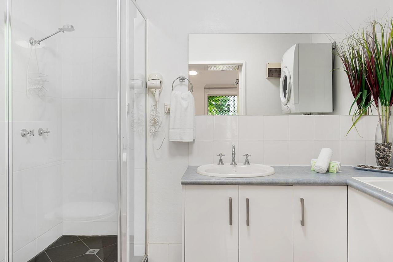 Outrigger Apartments Port Douglas Buitenkant foto